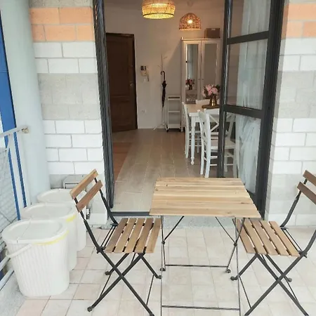 Apartman Incantevole Monolocale 2 *