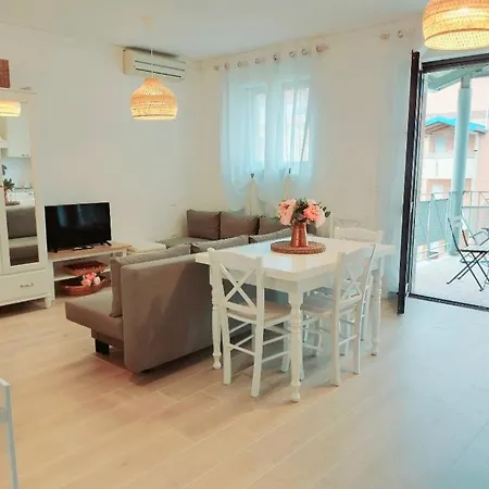 Apartman Incantevole Monolocale 2 *