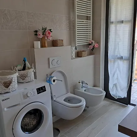 Apartman Incantevole Monolocale 2 *